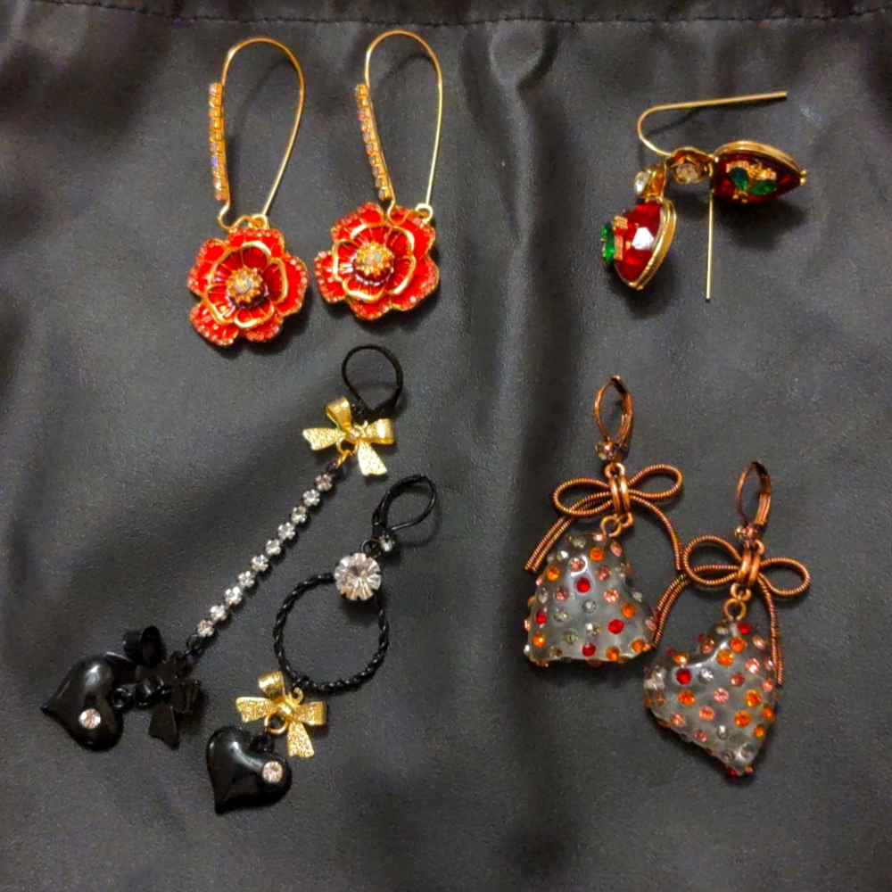 Betsey Johnson earrings (lot of 4 pairs of earrings)